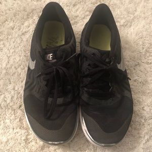 Black nike running sneakers